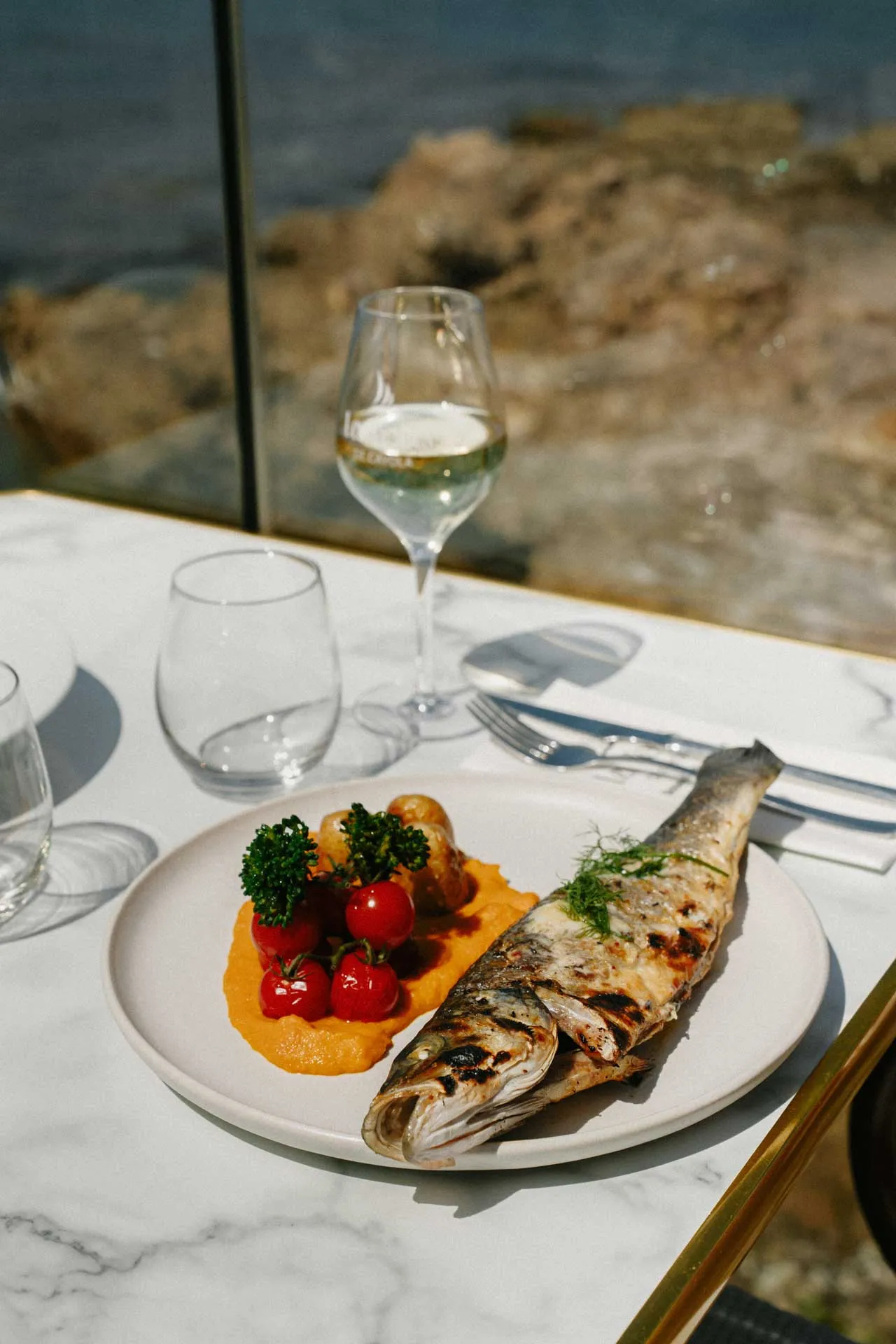 Repas en famille aux Voiles de Cayola